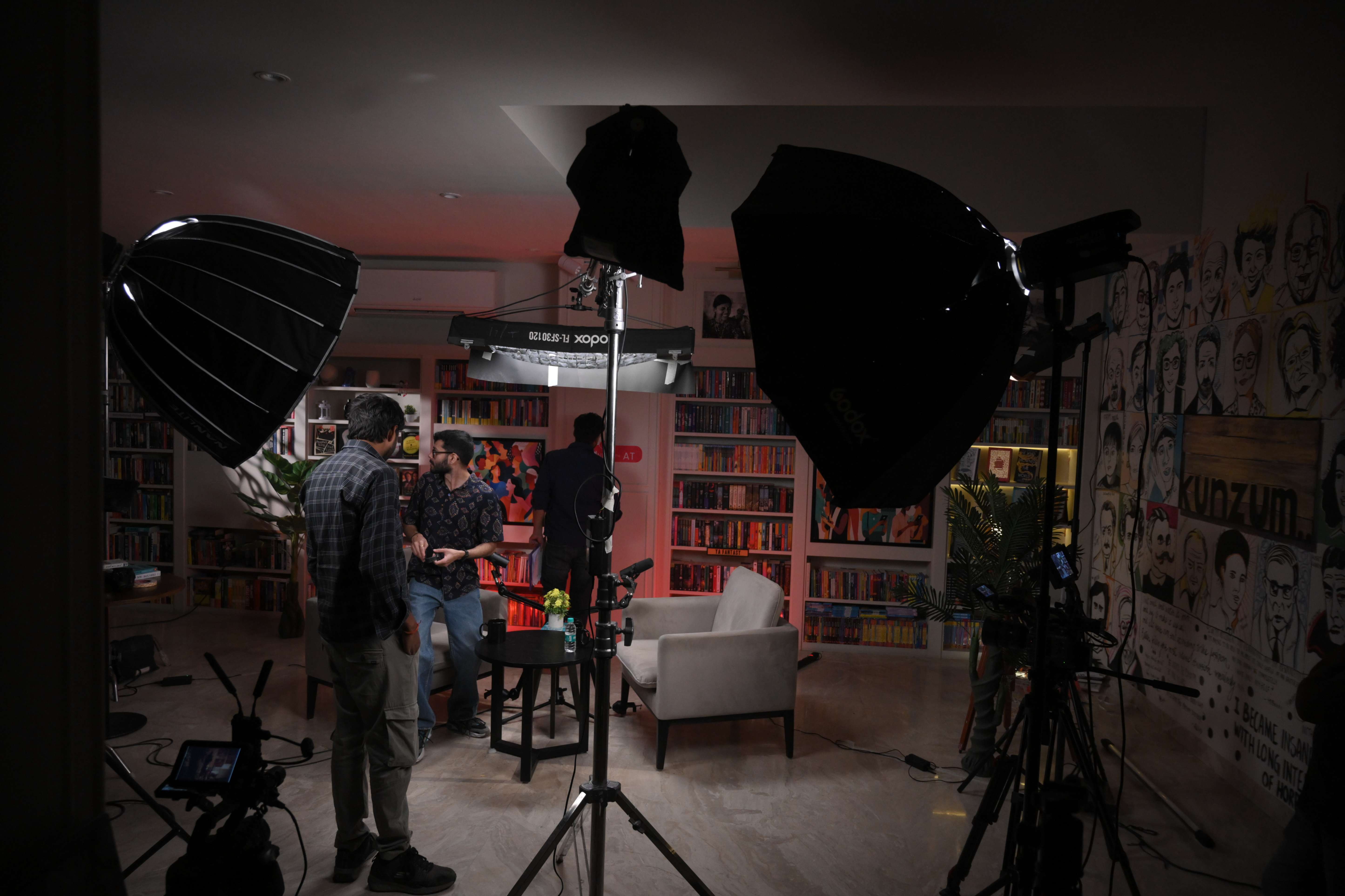 Behind the scenes 10